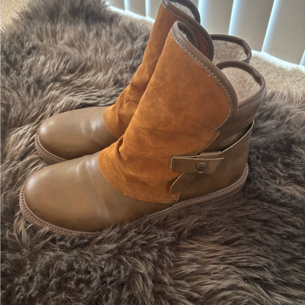 Women's brown boots size 7.5